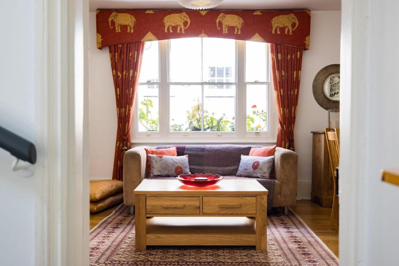 Spacious, Light-filled 2 Bedroom *