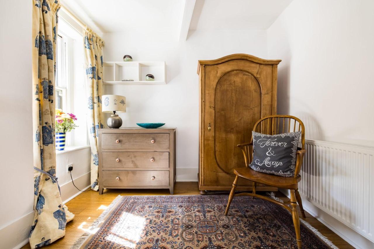 Spacious, Light-filled 2 Bedroom Holiday home *