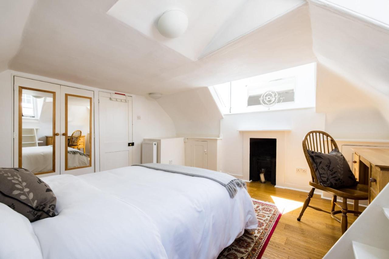 Spacious, Light-filled 2 Bedroom Holiday home *