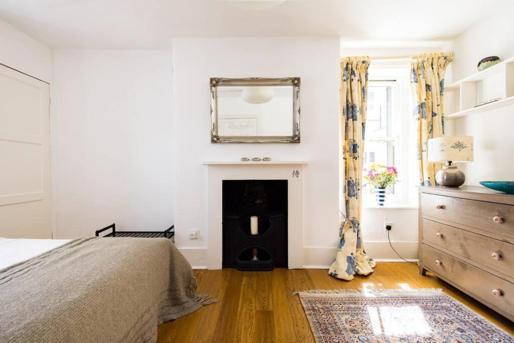 Spacious, Light-filled 2 Bedroom Holiday home London